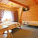 Rum i privatbostad Goscinne Pod Limbami Ciche Małe
