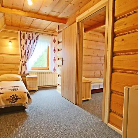 Goscinne Pod Limbami Homestay *