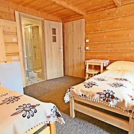 Goscinne Pod Limbami Homestay *